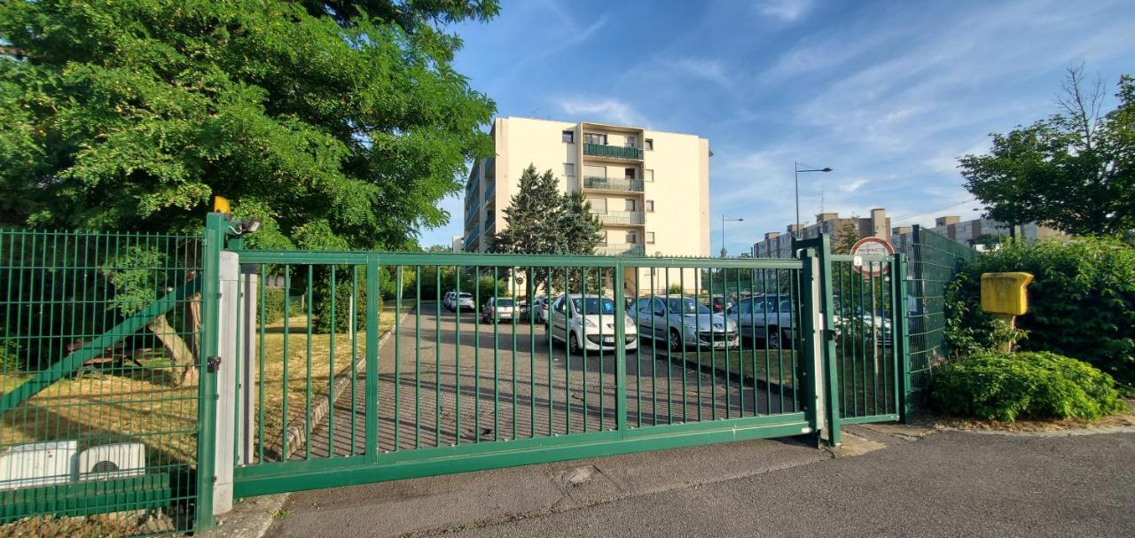 Studio Rdc Calme Avec Parking Ferme Pres Autoroute Et Tram C Mulhouse Exterior photo