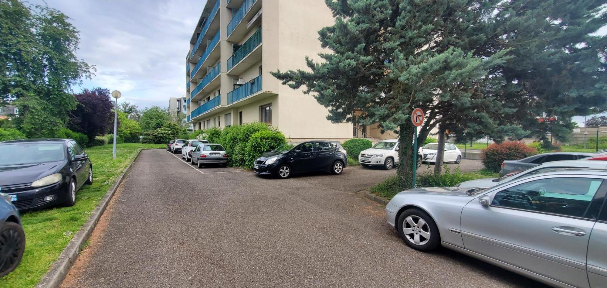 Studio Rdc Calme Avec Parking Ferme Pres Autoroute Et Tram C Mulhouse Exterior photo